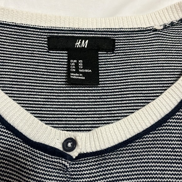 H&M Navy Striped Long Sleeve Cardigan Size XS - Picture 3 of 3